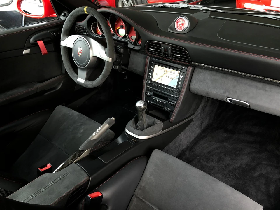 2011 Porsche 997 GT3 RS - Image 26 of 31