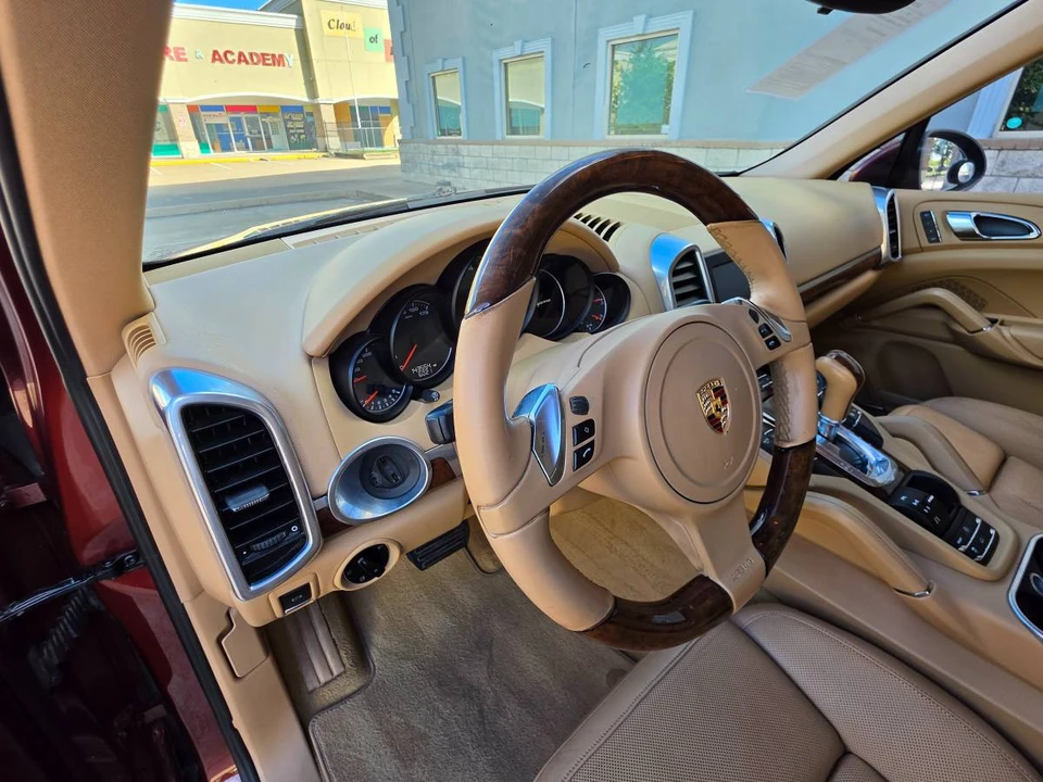 2011 Porsche 958 Cayenne - Image 16 of 23