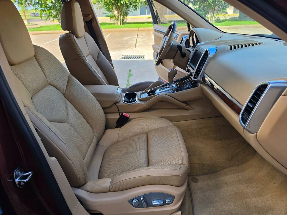 2011 Porsche 958 Cayenne - Image 10 of 23