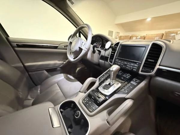 2011 Porsche 958 Cayenne - Image 12 of 21