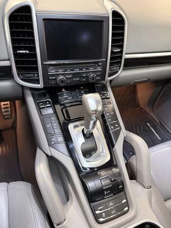 2011 Porsche 958 Cayenne - Image 11 of 21