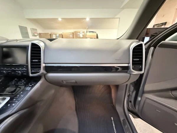 2011 Porsche 958 Cayenne - Image 18 of 21