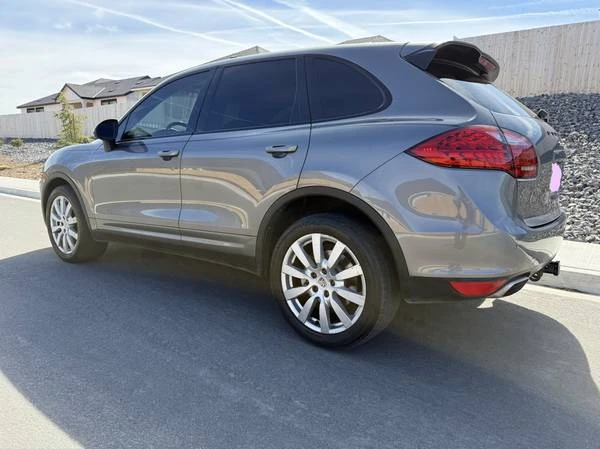 2011 Porsche 958 Cayenne S - Image 12 of 21