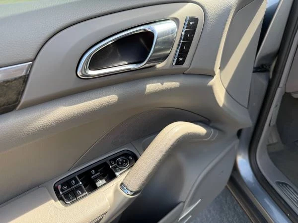 2011 Porsche 958 Cayenne S - Image 16 of 21