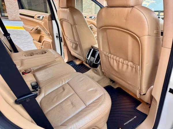 2011 Porsche 958 Cayenne S - Image 11 of 18