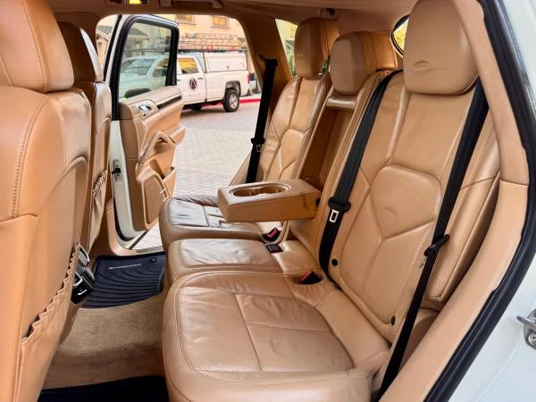2011 Porsche 958 Cayenne S - Image 10 of 18