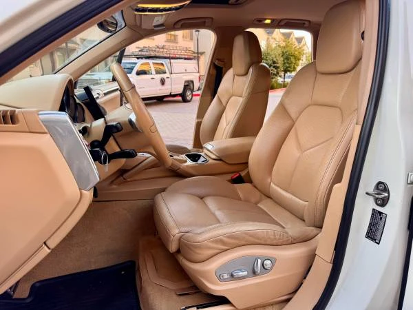 2011 Porsche 958 Cayenne S - Image 9 of 18