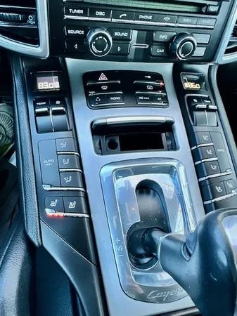2011 Porsche 958 Cayenne S - Image 9 of 10