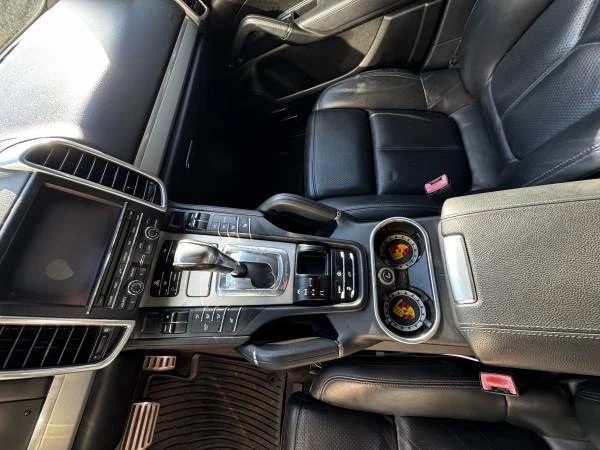 2011 Porsche 958 Cayenne S - Image 11 of 21