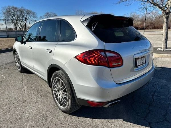 2011 Porsche 958 Cayenne S - Image 3 of 10