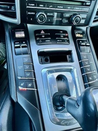 2011 Porsche 958 Cayenne S - Image 9 of 10