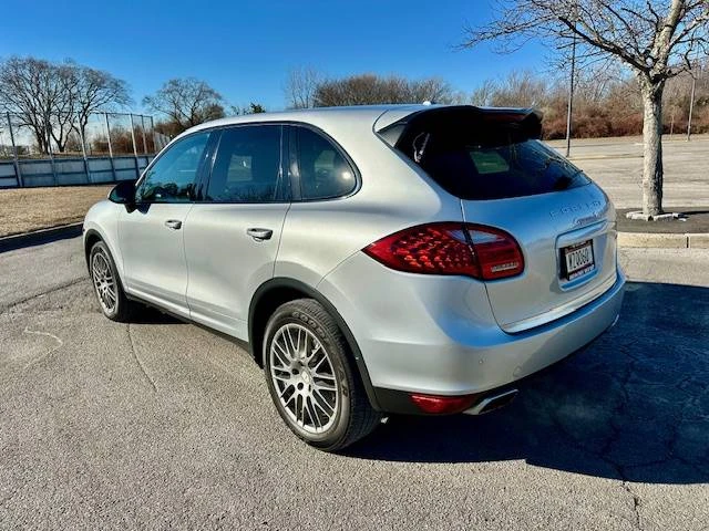 2011 Porsche 958 Cayenne S - Image 3 of 12
