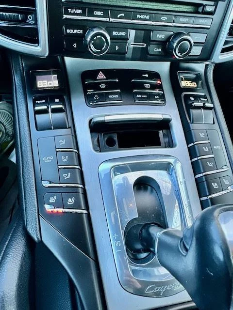 2011 Porsche 958 Cayenne S - Image 9 of 12
