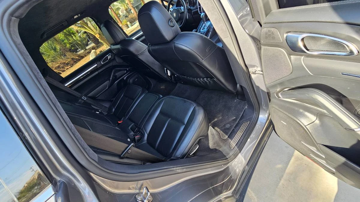 2011 Porsche 958 Cayenne S - Image 12 of 18