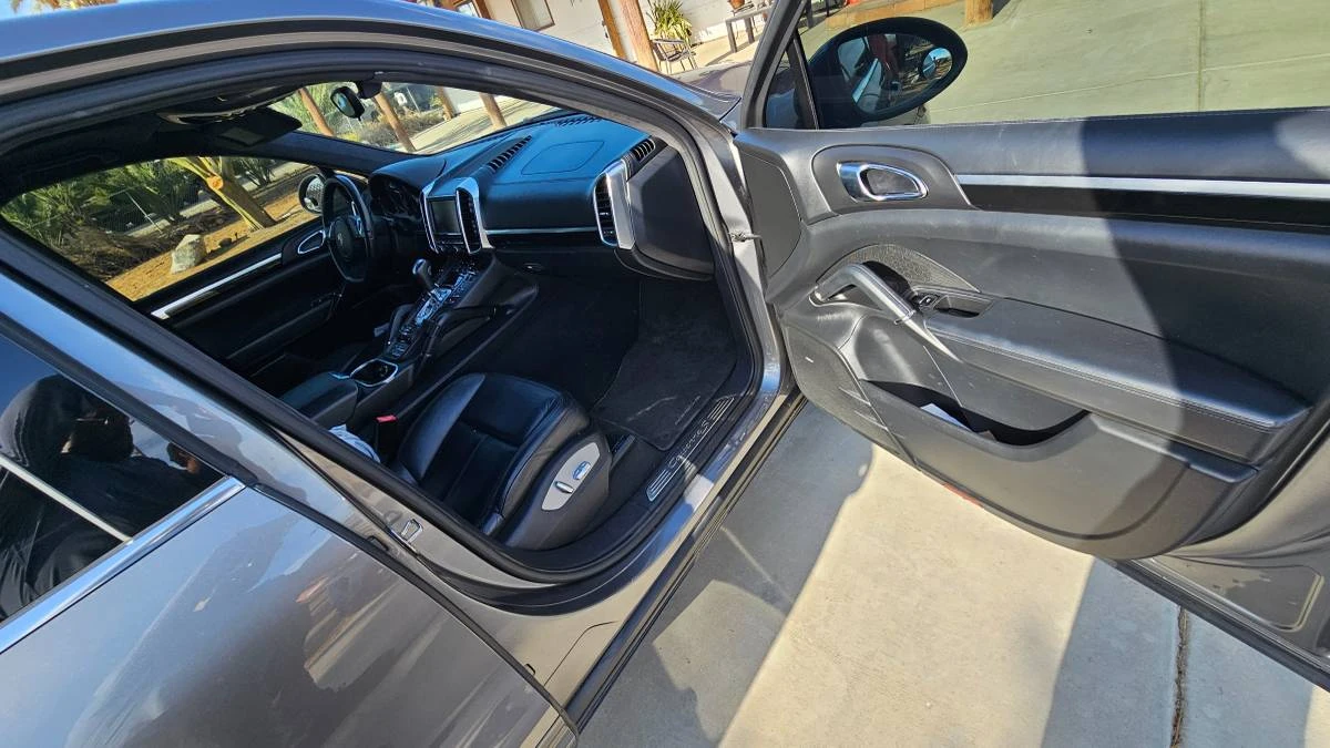 2011 Porsche 958 Cayenne S - Image 11 of 18