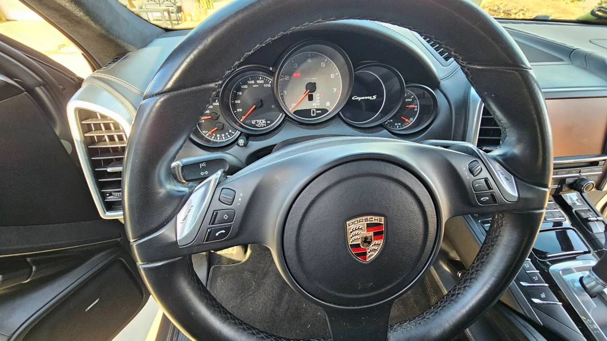 2011 Porsche 958 Cayenne S - Image 10 of 18