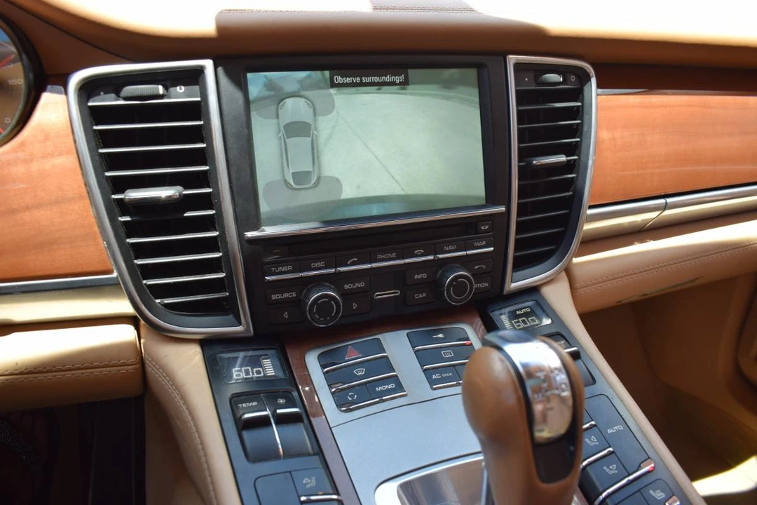 2011 Porsche Panamera - Image 19 of 24