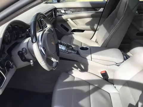 2011 Porsche Panamera 4S