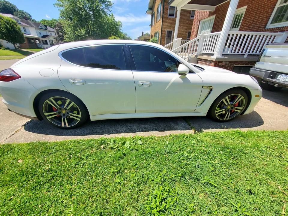 Porsche 970 Panamera Turbo - Image 2 of 10