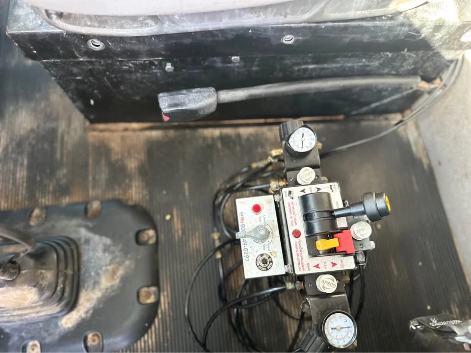 2011 Peterbilt - Image 14 of 18
