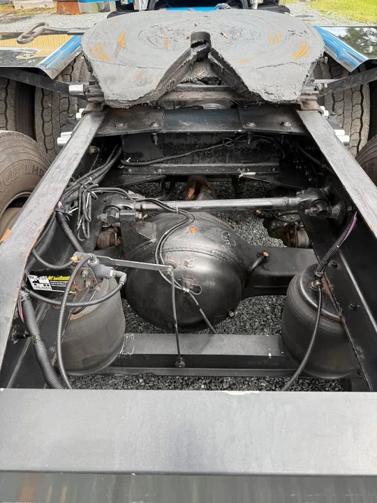 2011 Peterbilt - Image 7 of 11