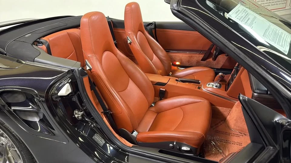 2011 Porsche 911 - Image 17 of 20