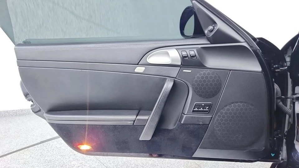 2011 Porsche 997 Carrera - Image 16 of 20