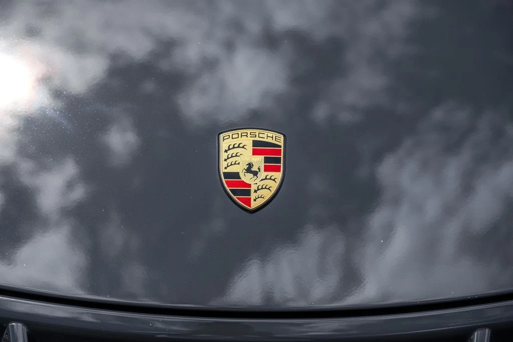 2011 Porsche 911 - Image 28 of 31