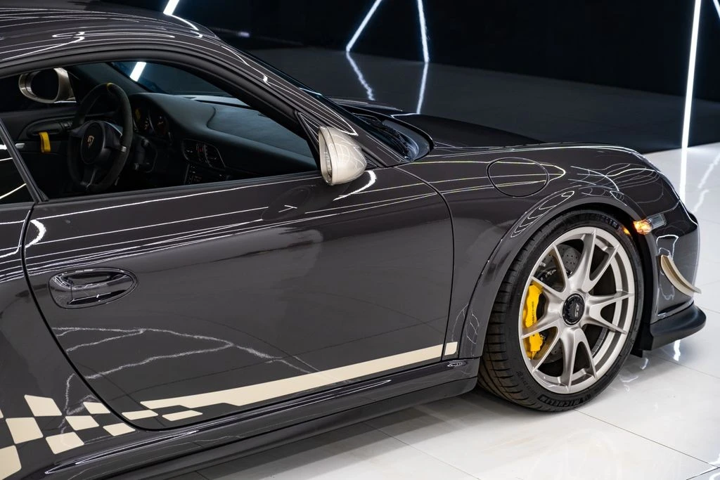 2011 Porsche 911 - Image 9 of 31