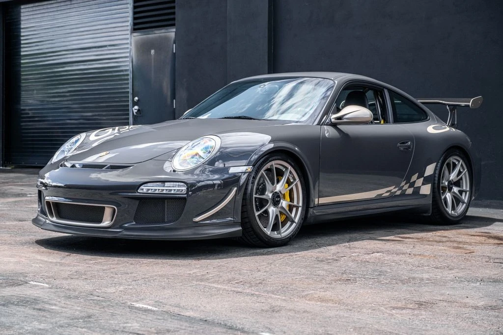 2011 Porsche 911 - Image 27 of 31