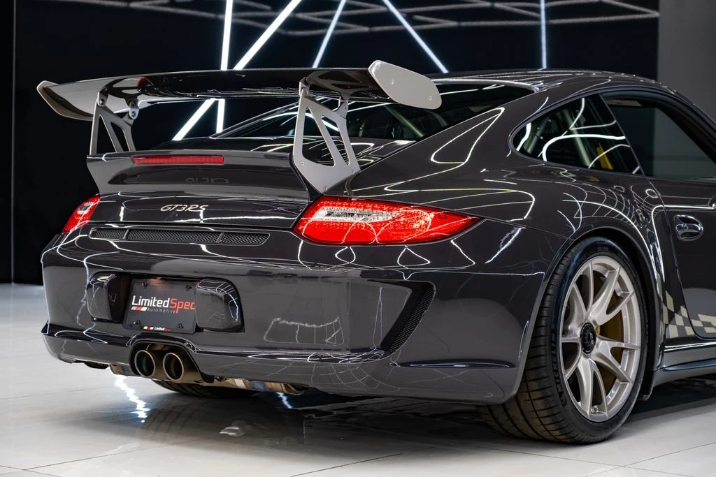 2011 Porsche 911 - Image 13 of 31