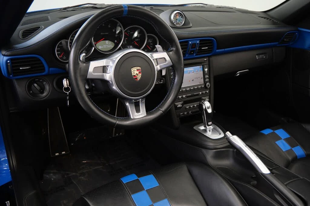 2011 Porsche 911 - Image 13 of 31