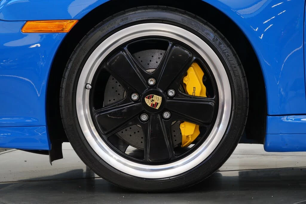 2011 Porsche 911 - Image 10 of 31
