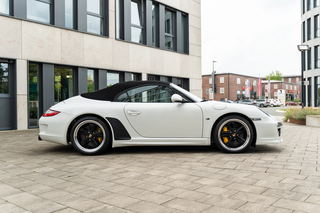 2011 Porsche 997 Speedster - Image 12 of 31