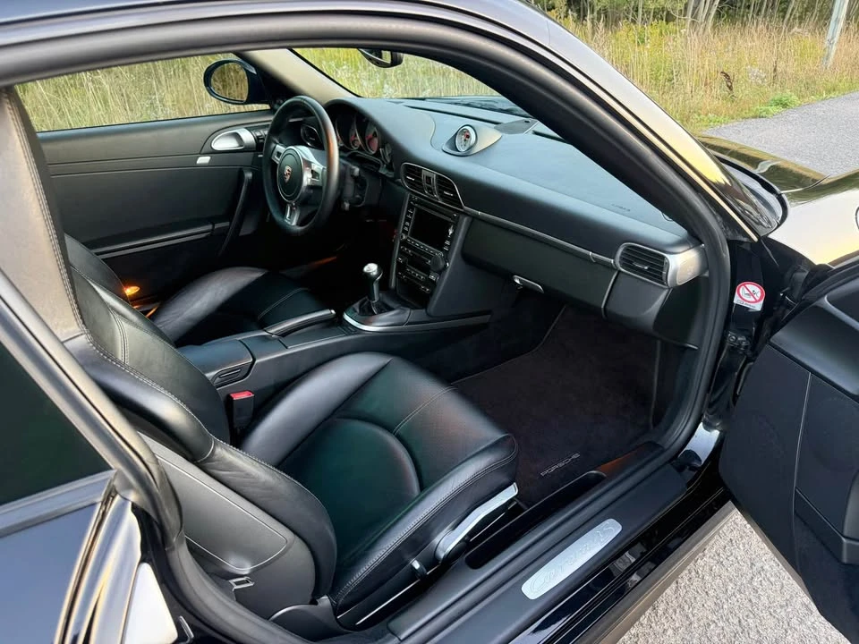 2011 Porsche 997 Carrera 4S - Image 14 of 19