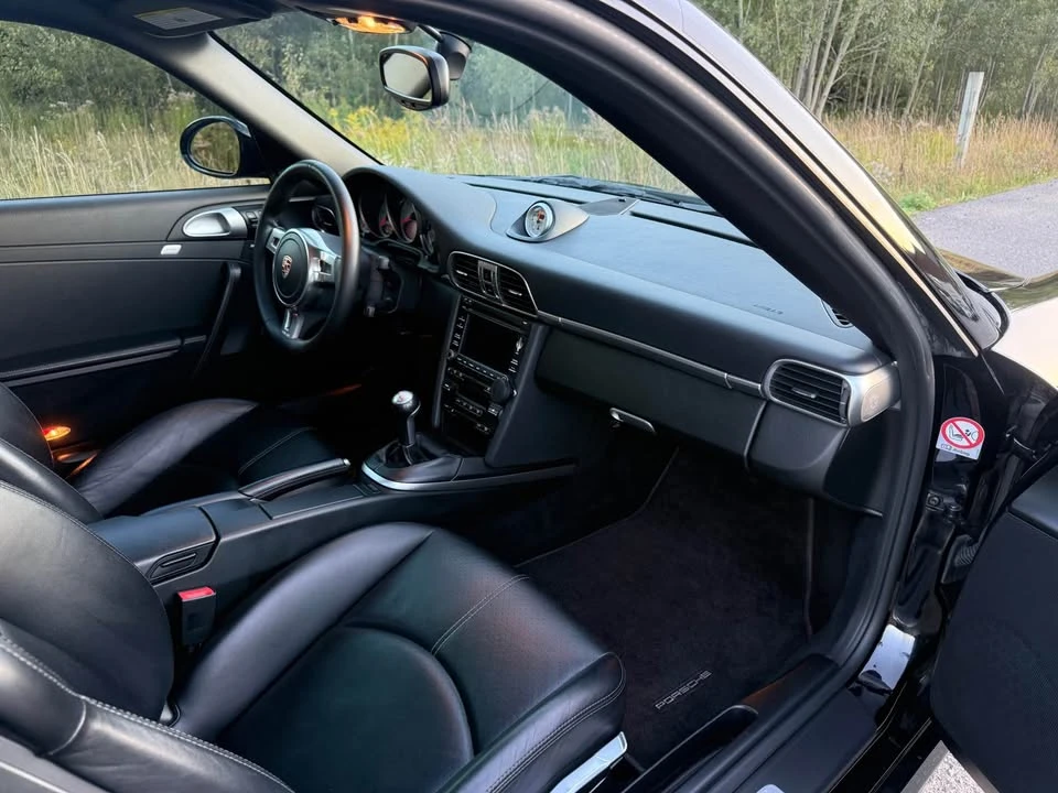 2011 Porsche 997 Carrera 4S - Image 17 of 19