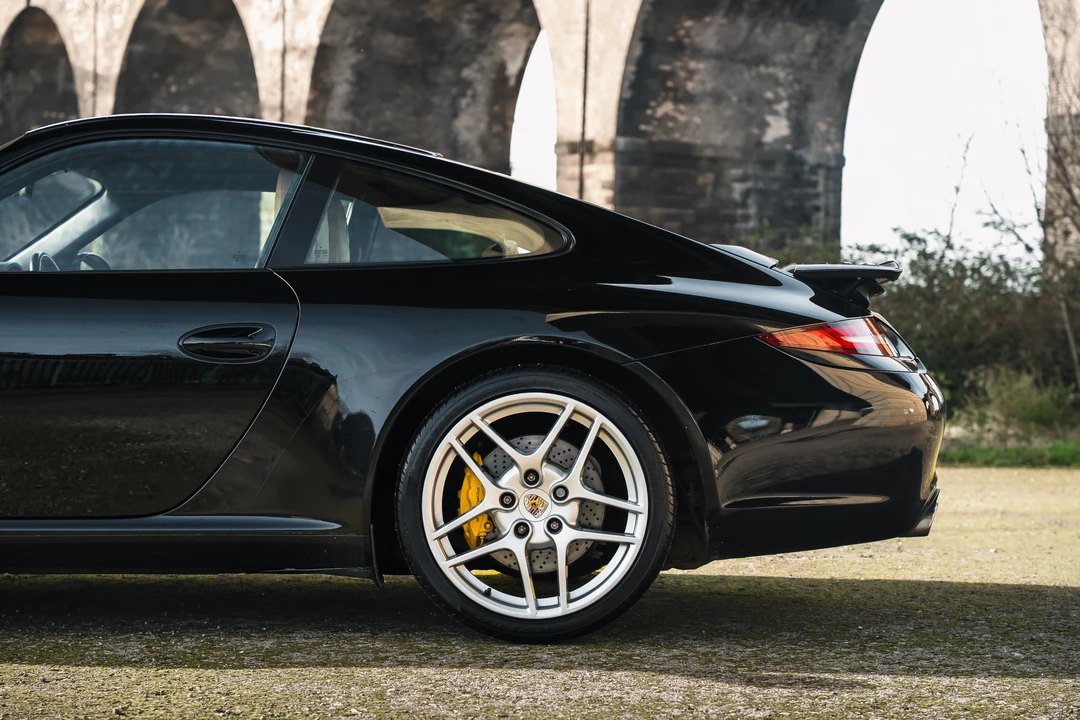 2011 Porsche 997 Carrera - Image 29 of 31