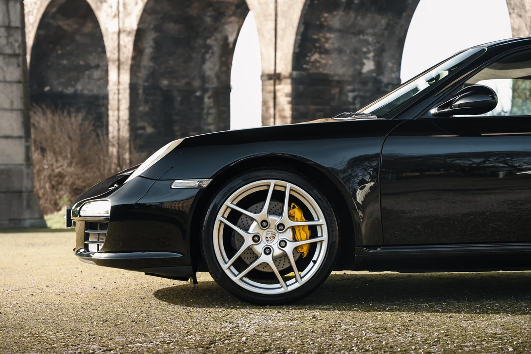 2011 Porsche 997 Carrera - Image 30 of 31