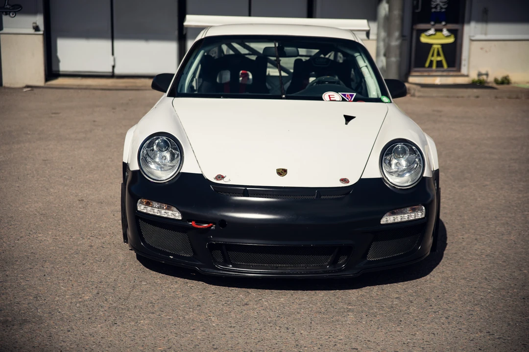 2011 Porsche 997 Carrera - Image 2 of 31