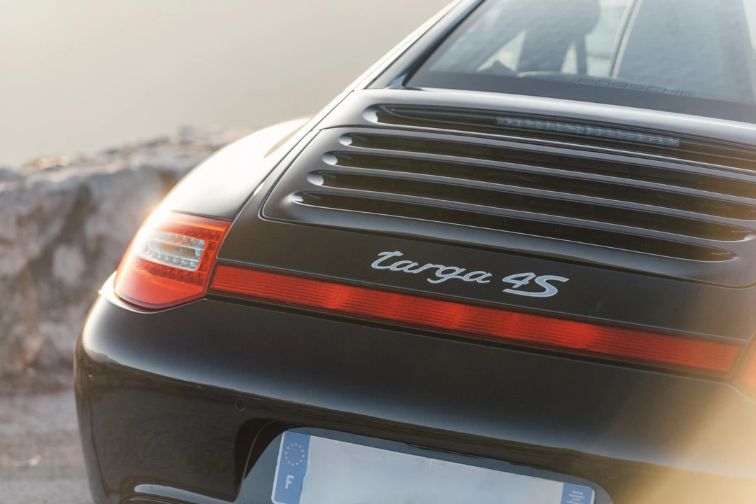2011 Porsche 997 Carrera - Image 29 of 31