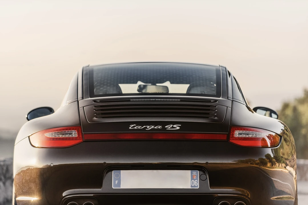 2011 Porsche 997 Carrera - Image 30 of 31