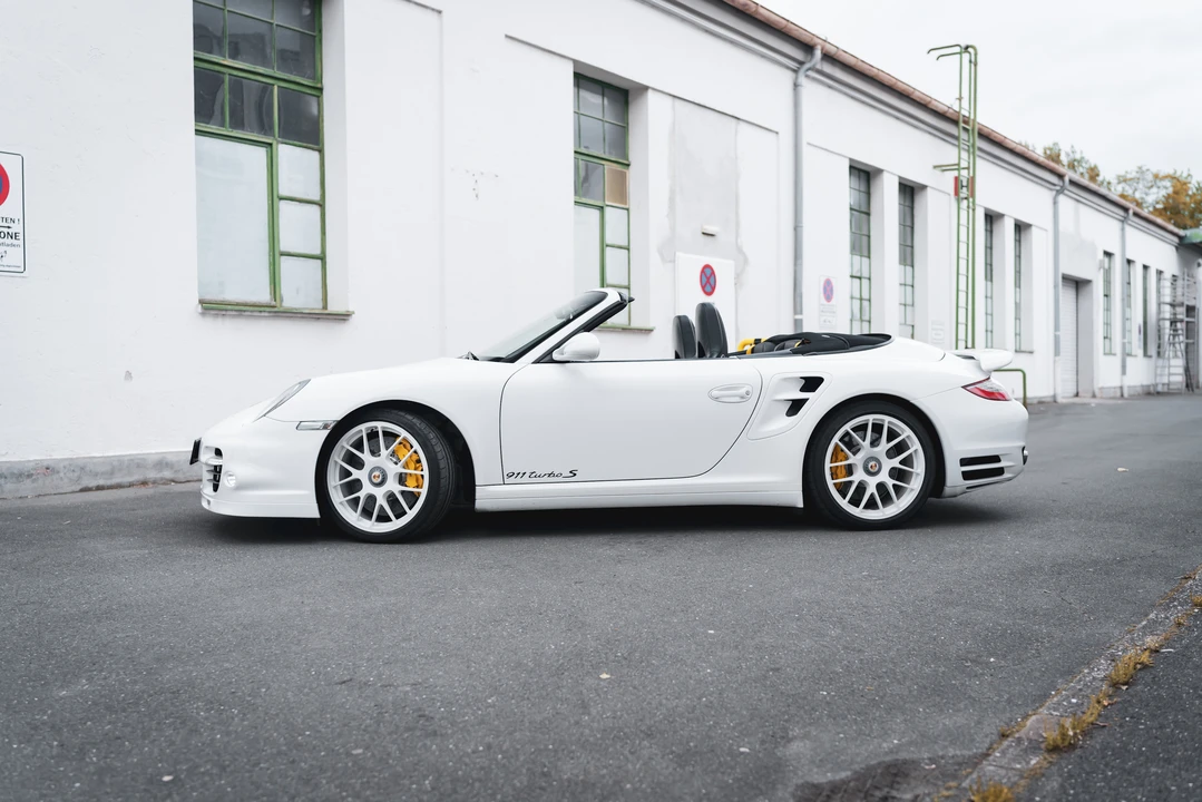 2011 Porsche 997 Turbo S - Image 8 of 31