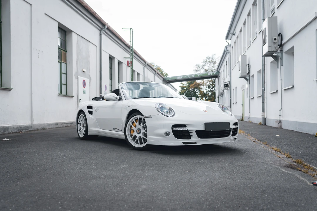 2011 Porsche 997 Turbo S - Image 14 of 31
