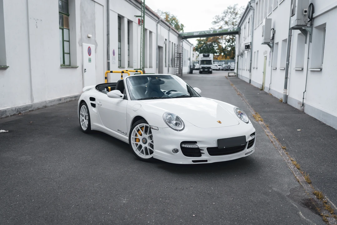 2011 Porsche 997 Turbo S - Image 15 of 31