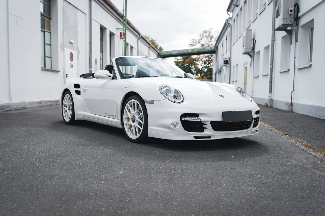 2011 Porsche 997 Turbo S - Image 17 of 31