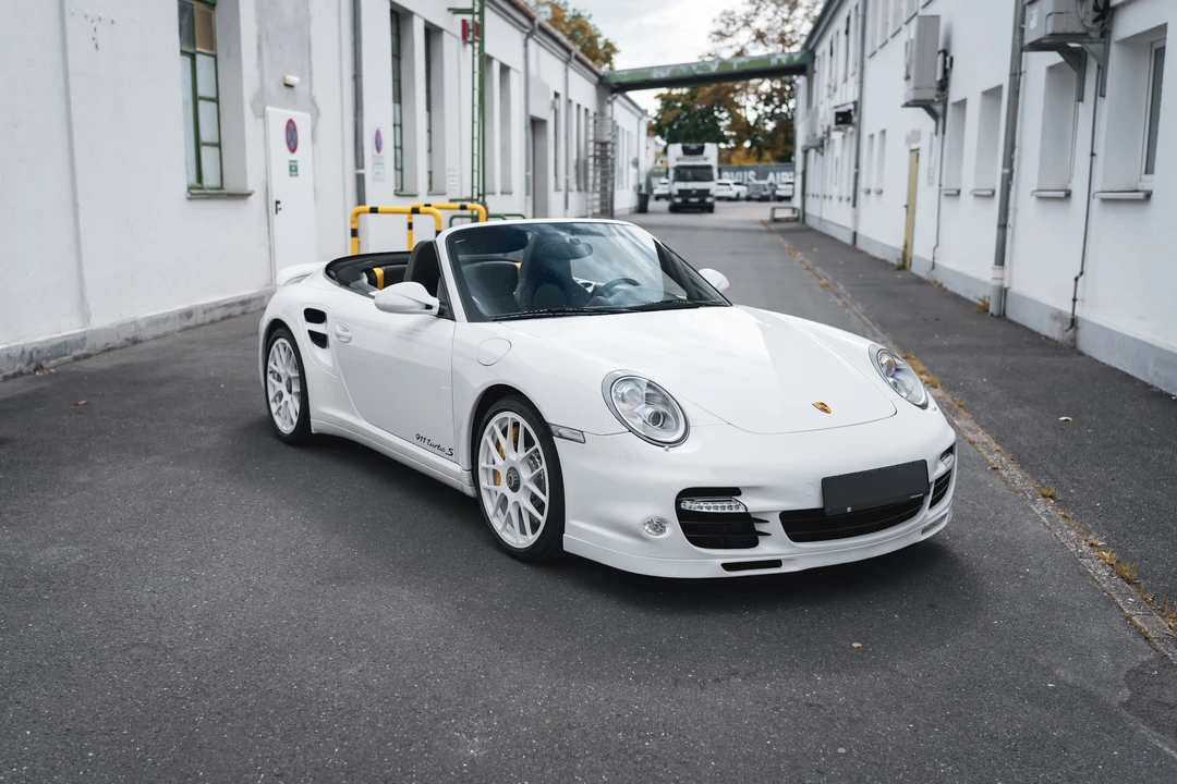 2011 Porsche 997 Turbo S - Image 18 of 31