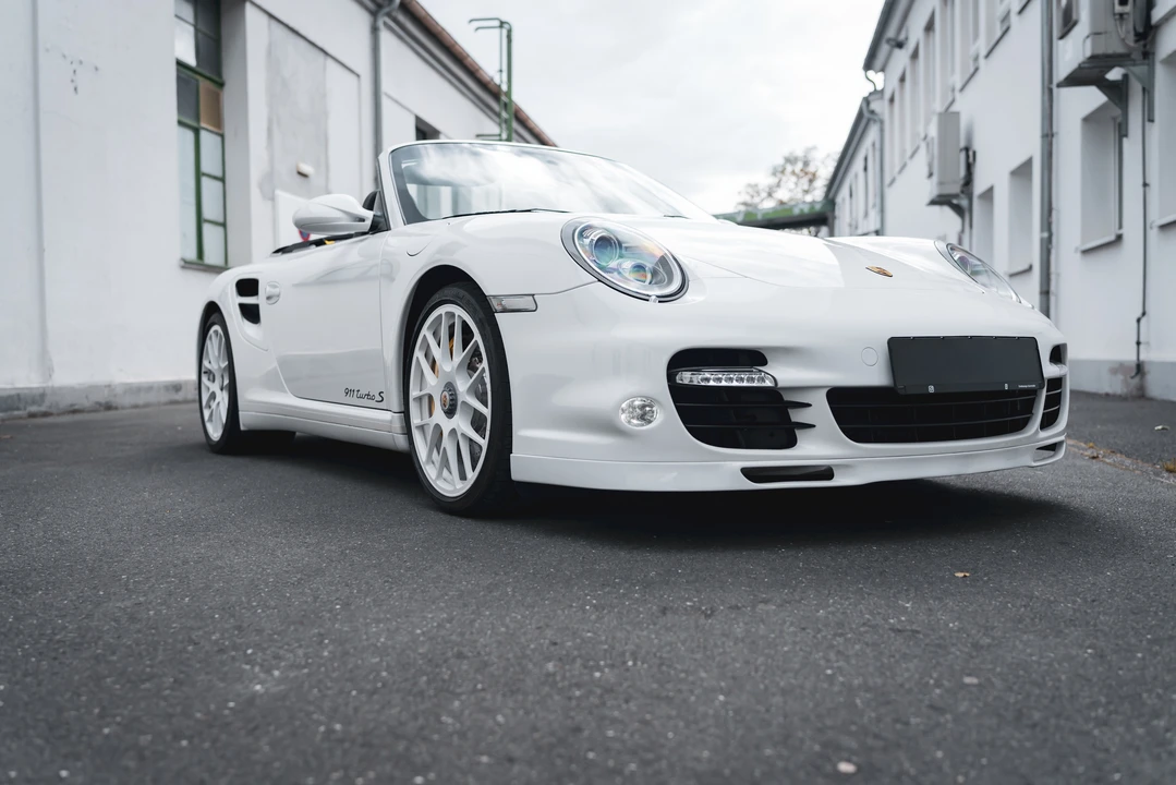 2011 Porsche 997 Turbo S - Image 19 of 31