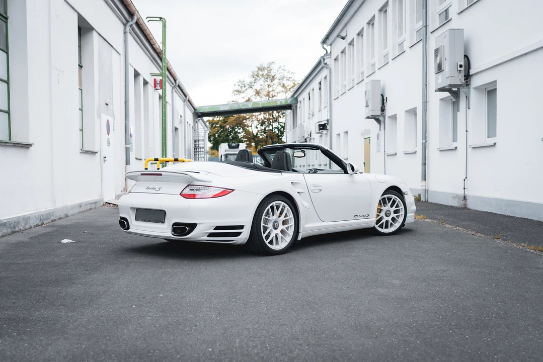 2011 Porsche 997 Turbo S - Image 13 of 31