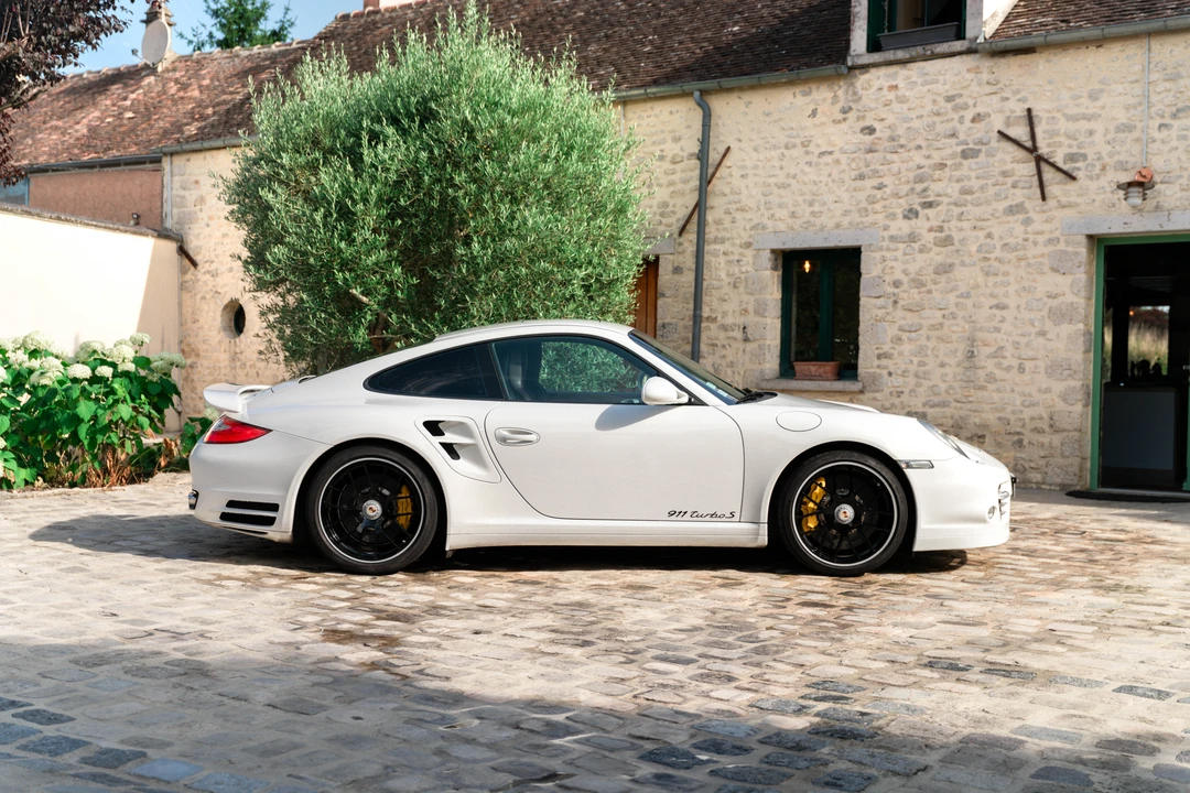 2011 Porsche 997 Turbo S - Image 10 of 31