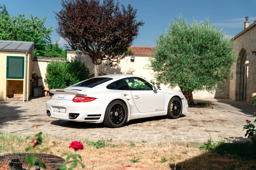 2011 Porsche 997 Turbo S - Image 9 of 31